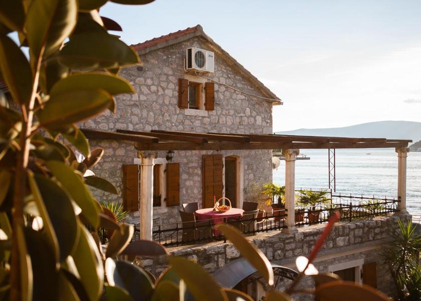  Tivat Hotel Exterior