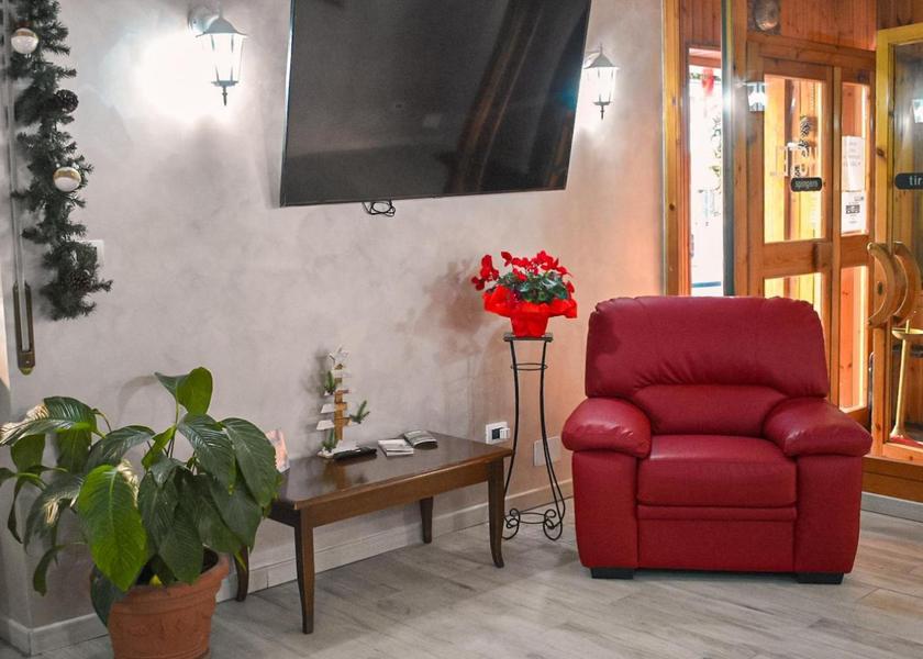 Calabria Spezzano della Sila shared lounge/tv area
