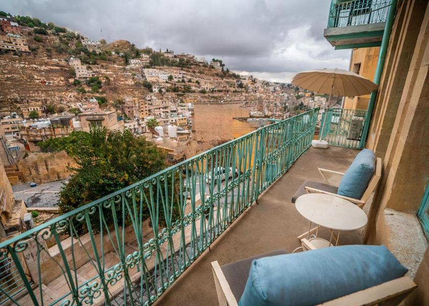  Salt balcony/terrace