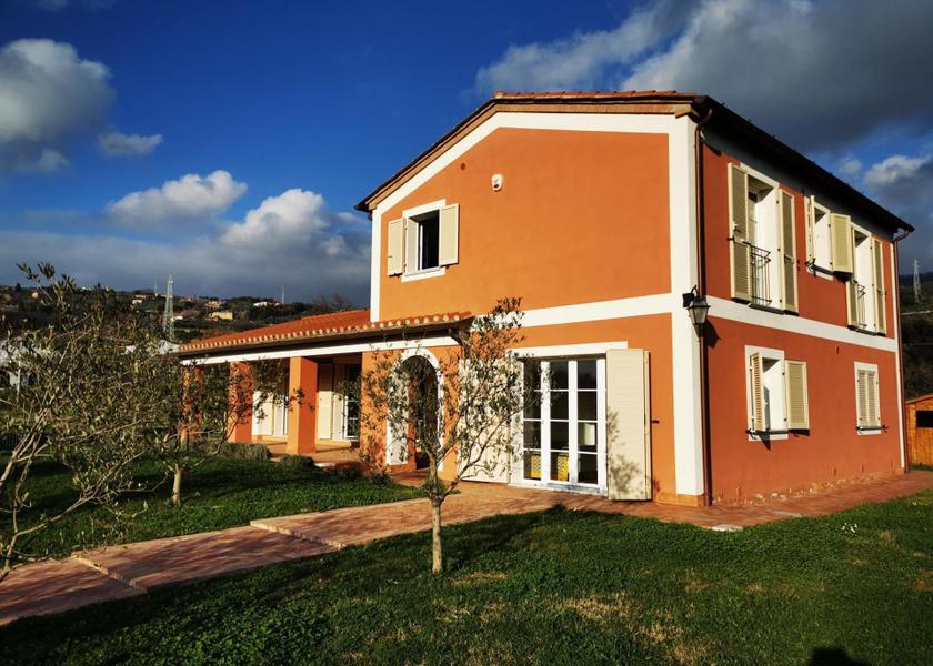 Tuscany Fosdinovo exterior view