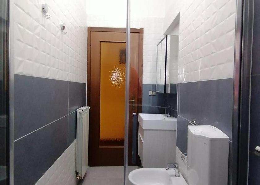 Piedmont Novi Ligure bathroom