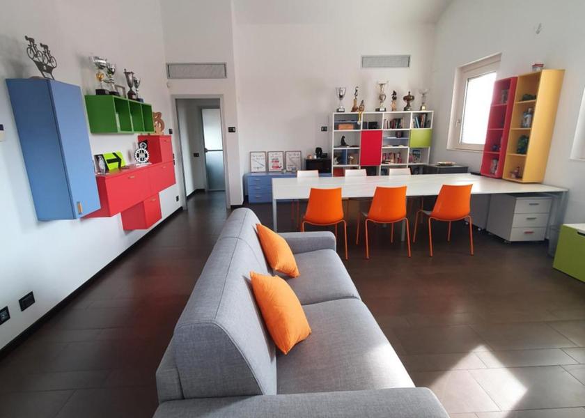 shared lounge/tv area