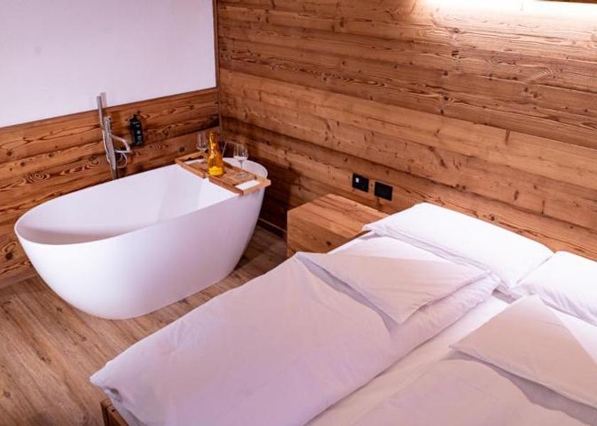 Lombardy Teglio Deluxe Room