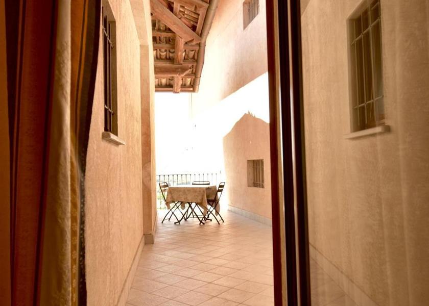 Piedmont Monchiero balcony/terrace