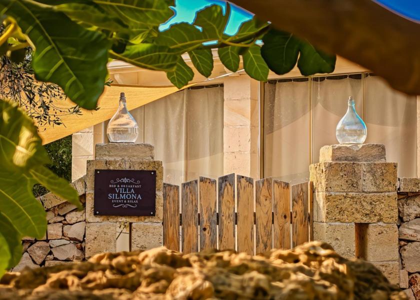 Puglia Aradeo exterior view