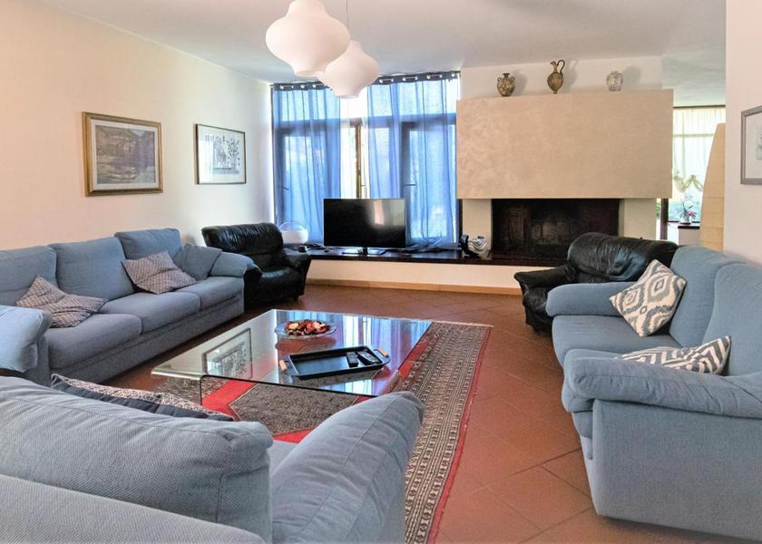 shared lounge/tv area