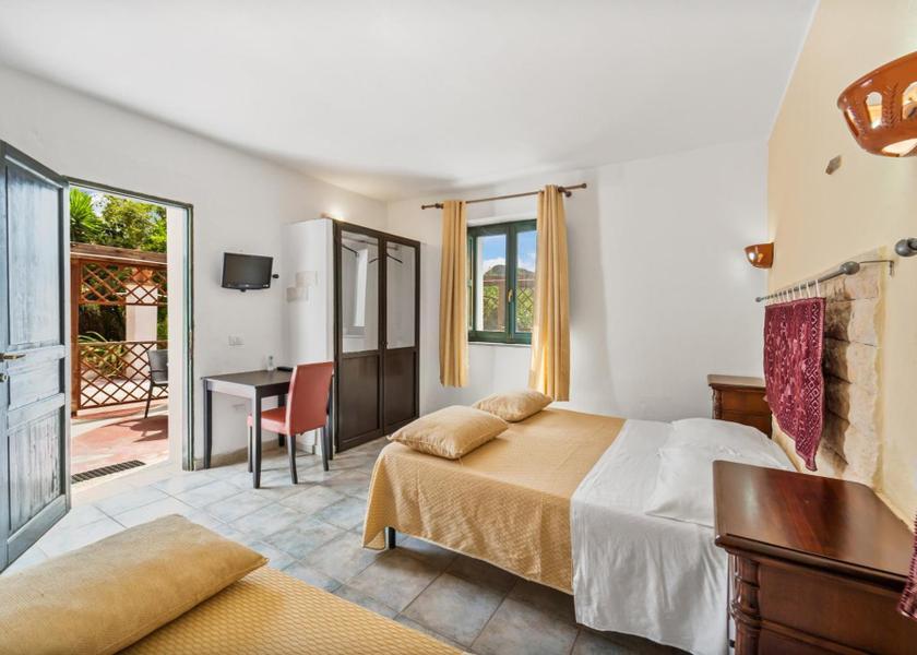 Sardinia Gonnesa Triple Room with Shower