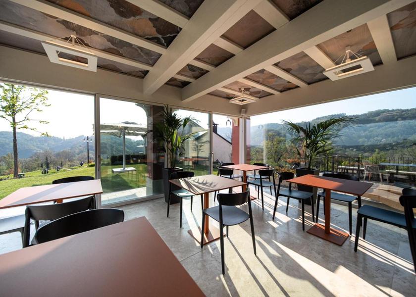 shared lounge/tv area