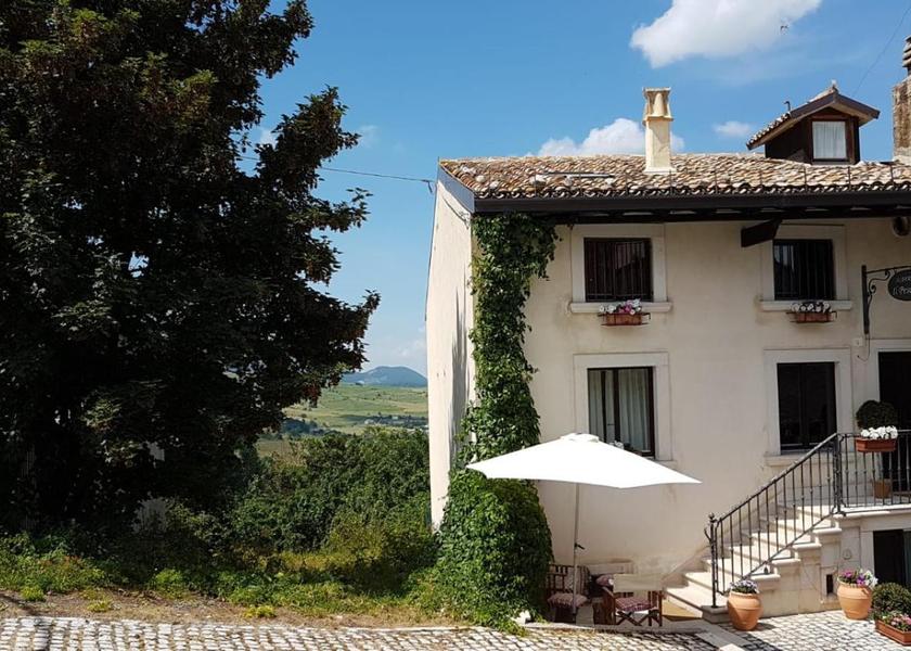 Abruzzo Pescocostanzo view