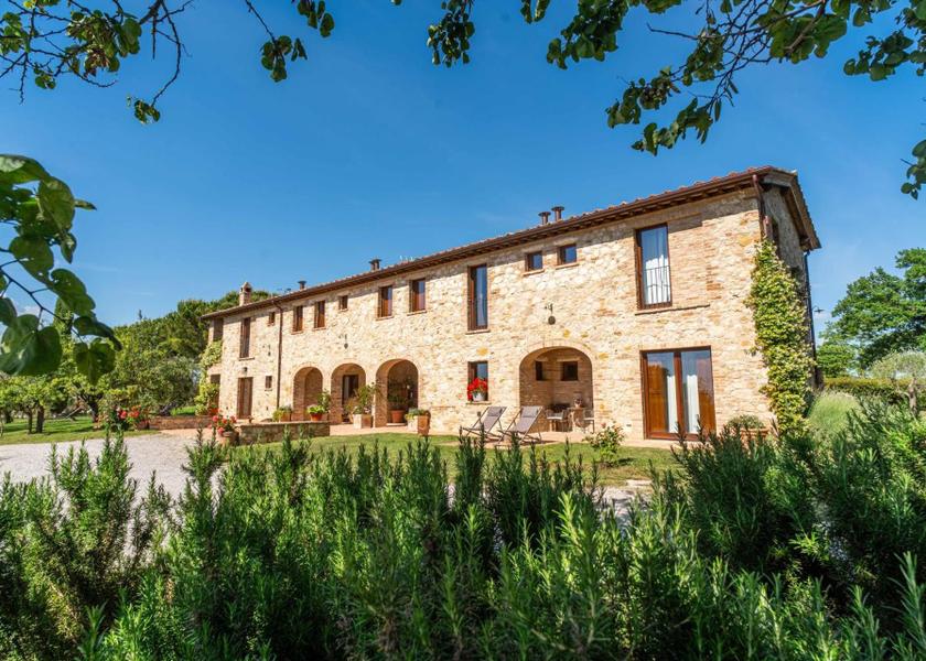 Tuscany Trequanda exterior view