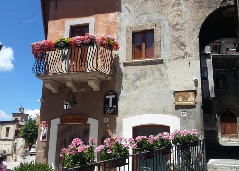 Abruzzo Scanno exterior view
