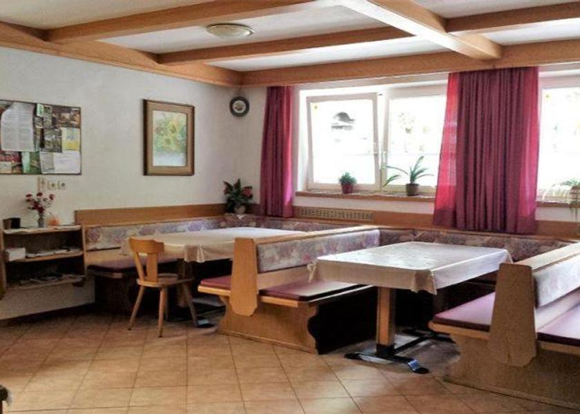 shared lounge/tv area