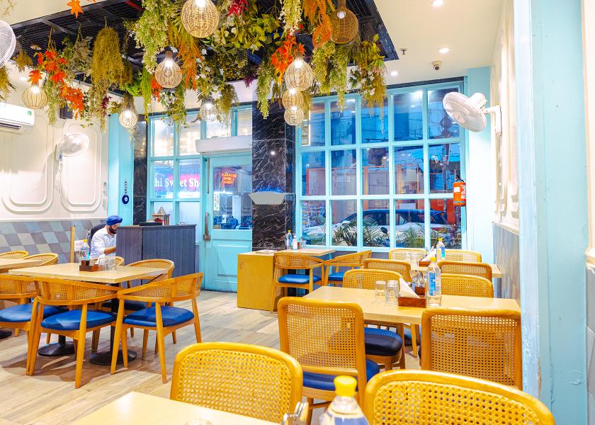 Delhi Delhi Food & Dining