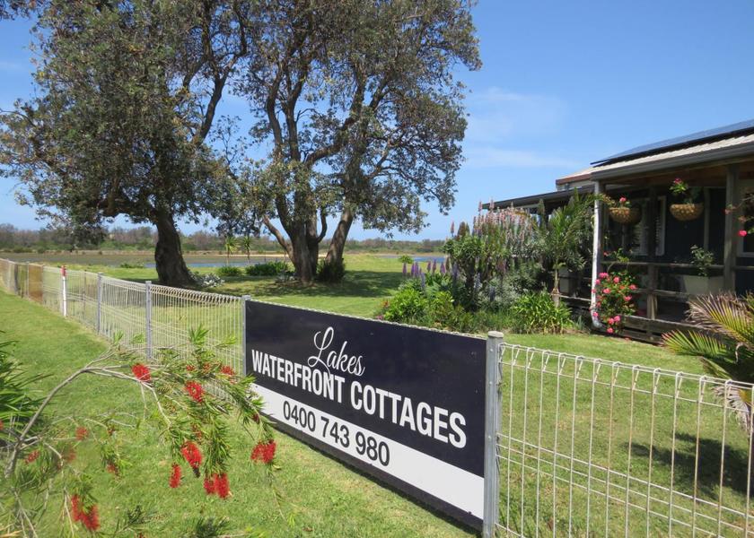 Victoria Lakes Entrance exterior view