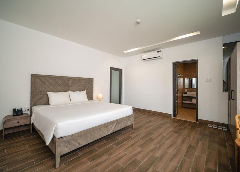 Binh Dinh Quy Nhon Deluxe Queen Room