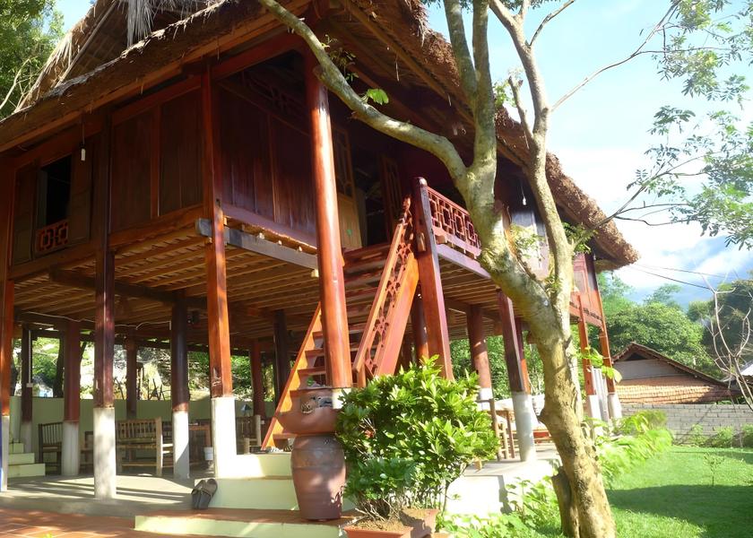 Hoa Binh Mai Chau exterior view