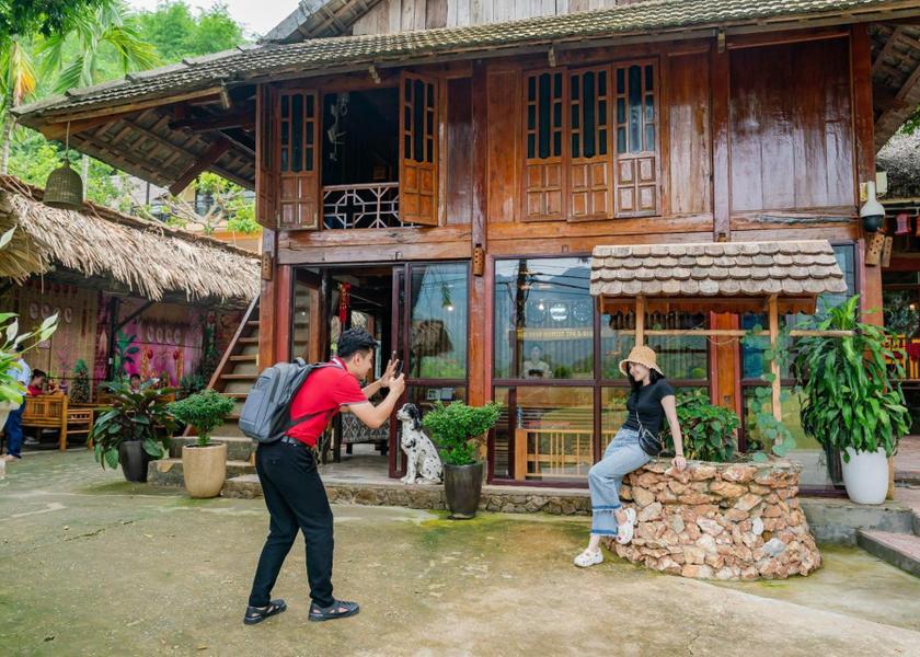 Hoa Binh Mai Chau exterior view