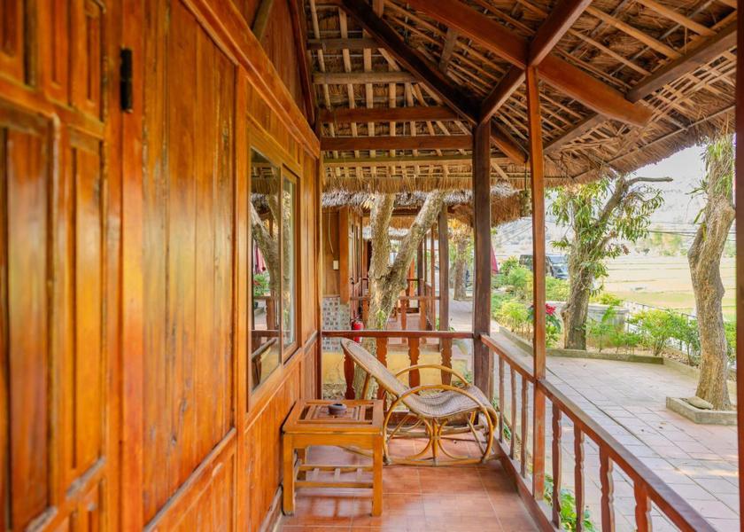 Hoa Binh Mai Chau balcony/terrace