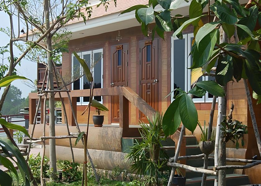 Samut Songkhram Province Samut Songkhram exterior view