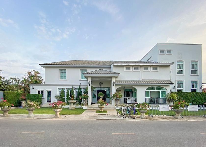 Samut Songkhram Province Amphawa Front of property