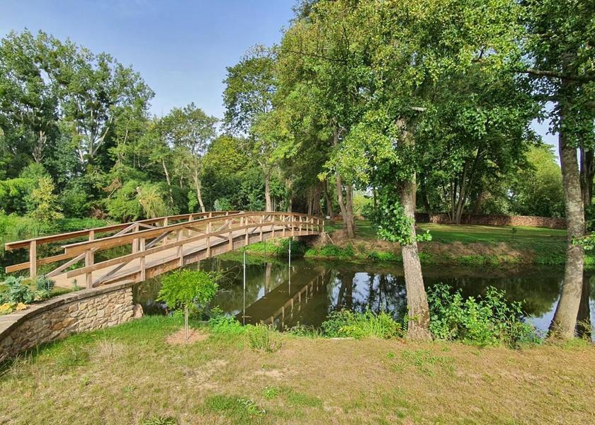 Pays de la Loire Saint-Saturnin surrounding environment
