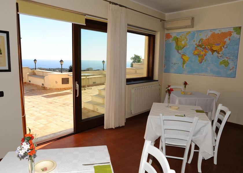 Sicily Acireale bar/lounge