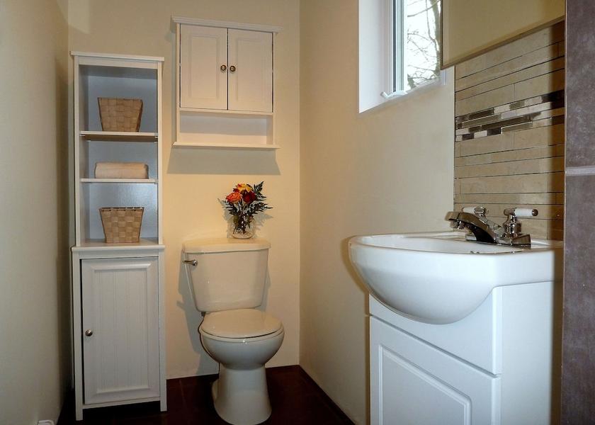 Quebec Longueuil Bathroom