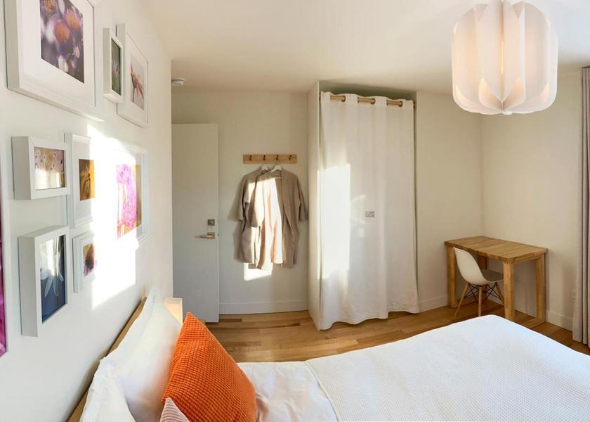 Quebec Bromont Queen Room with Shared Bathroom