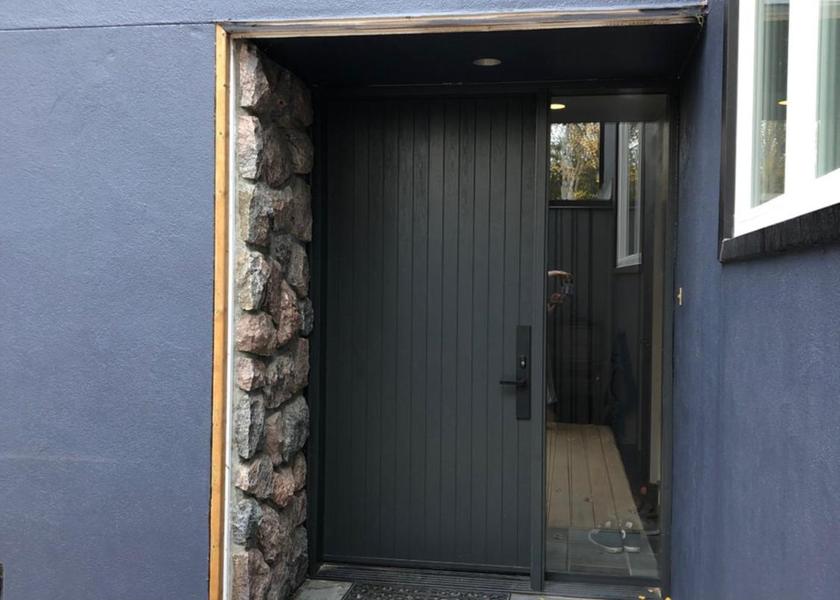 Northwest Territories Yellowknife entrance