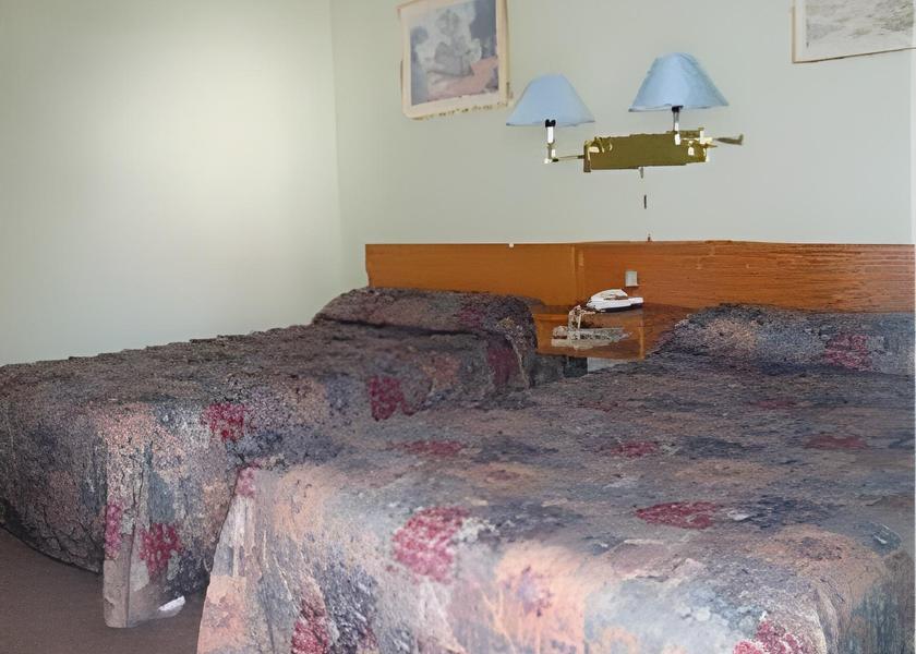 Ontario Bracebridge Double Room with Two Double Beds