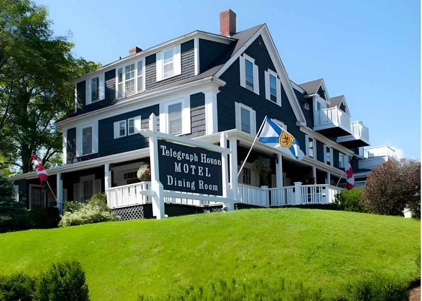 Nova Scotia Baddeck Hotel Exterior