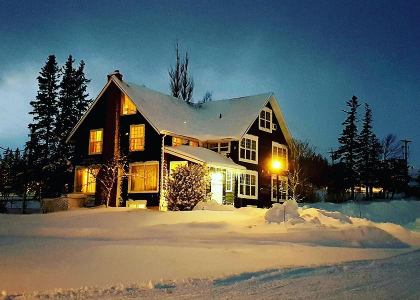 Nova Scotia Baddeck Hotel Exterior