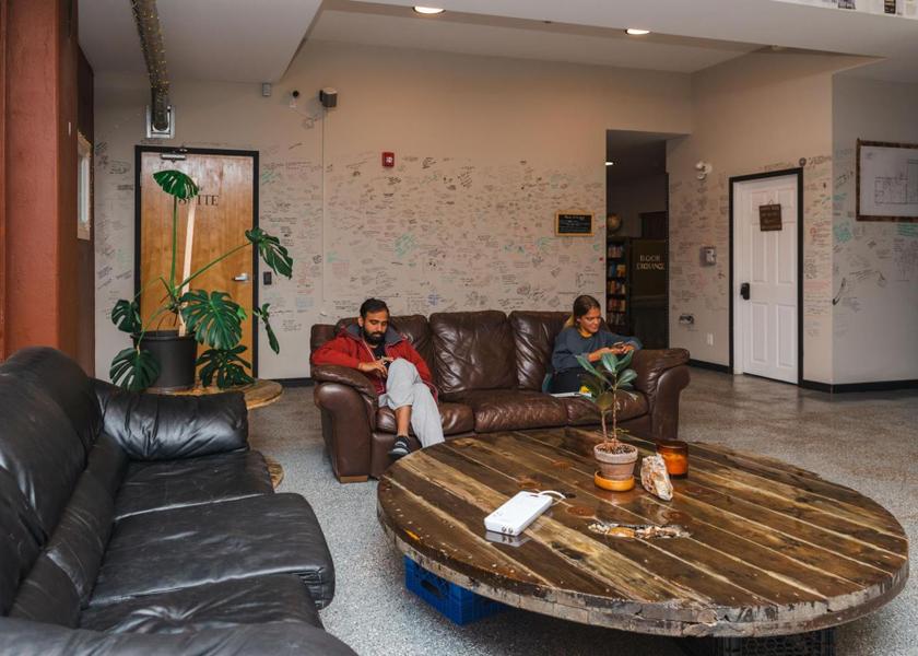 shared lounge/tv area