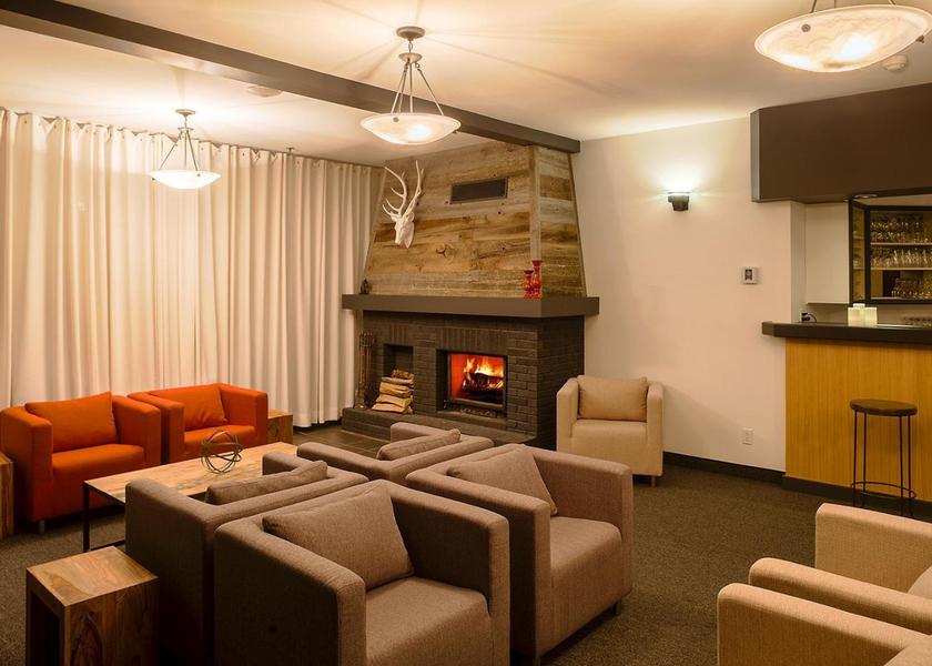 shared lounge/tv area