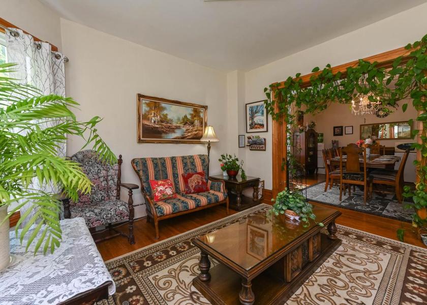 shared lounge/tv area