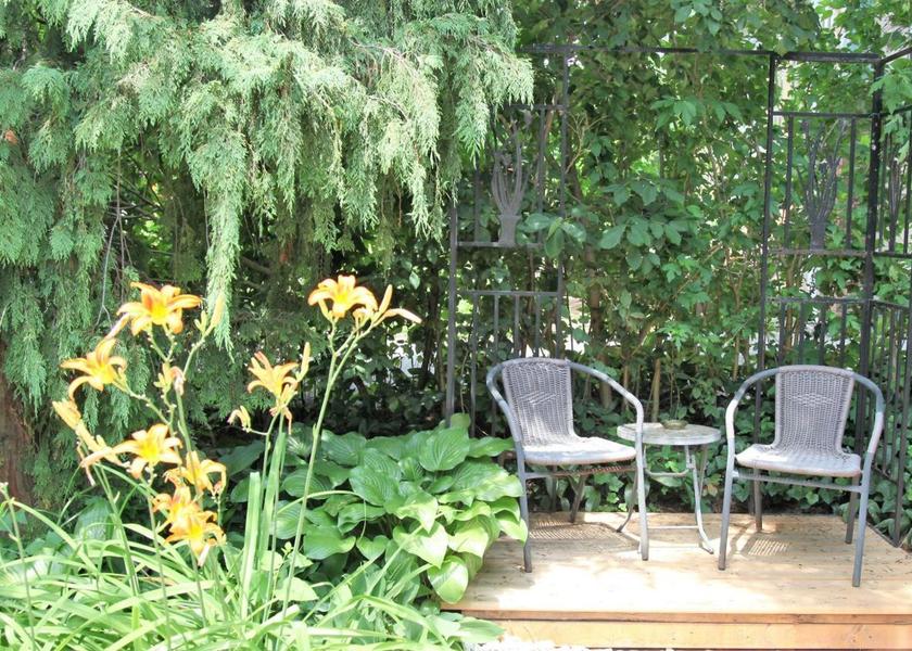 Ontario Niagara Falls garden