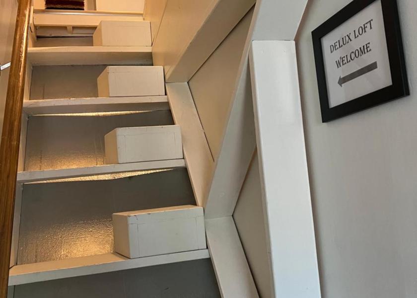 Ontario Niagara Falls lobby