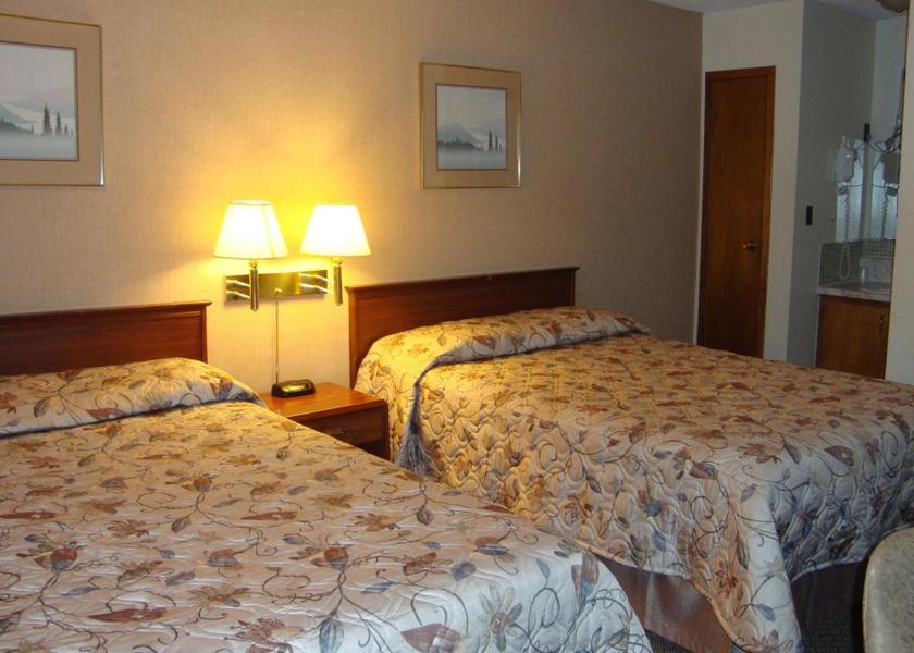 Ontario Greater Napanee Double Room with Two Double Beds