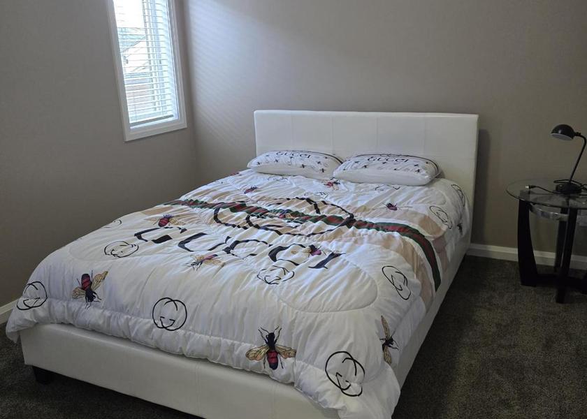Saskatchewan Prince Albert Deluxe Queen Room