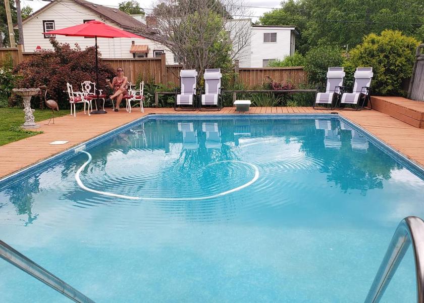 Ontario Prince Edward Pool