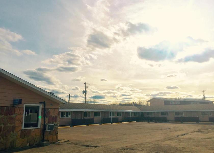 Alberta Manning Hotel Exterior