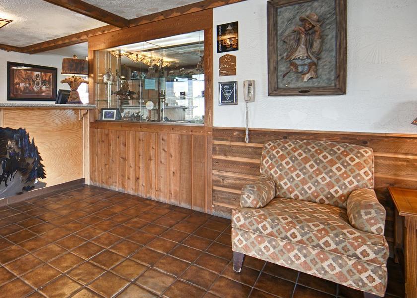 Montana Gardiner interior view