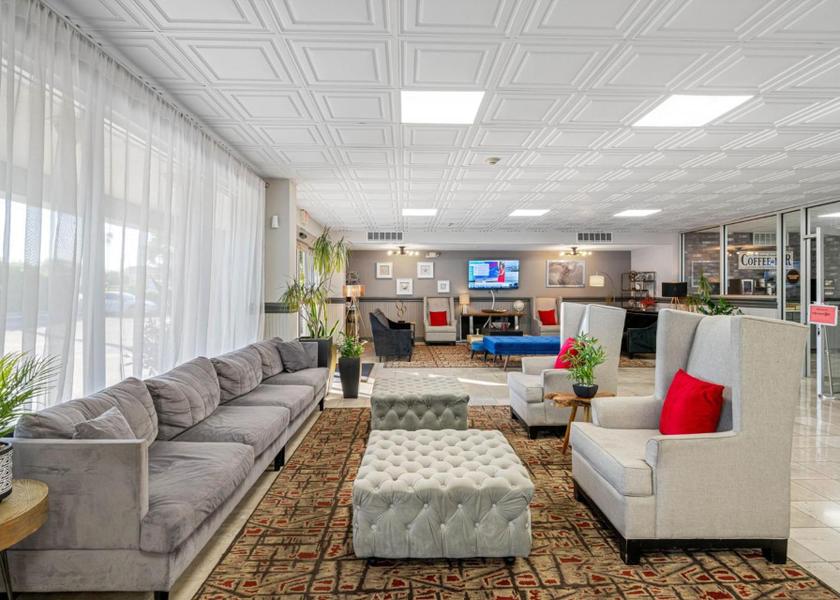 shared lounge/tv area