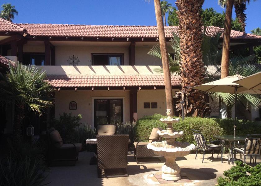 California Palm Springs entrance