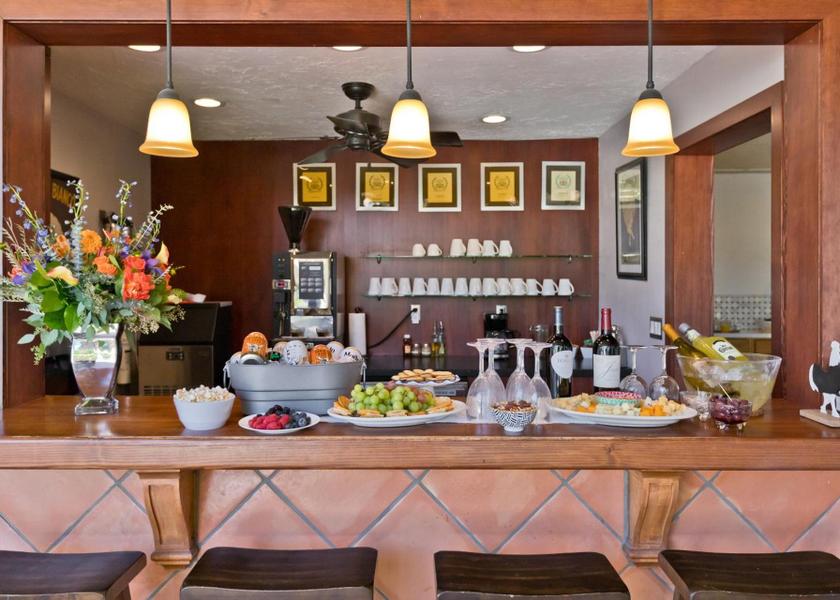 California Palm Springs food and beverages