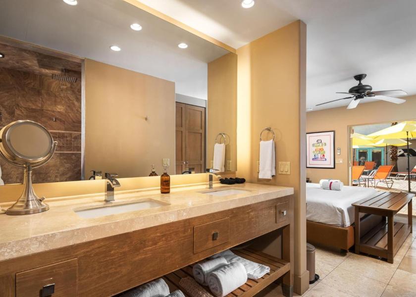 California Palm Springs King Suite with Pool View