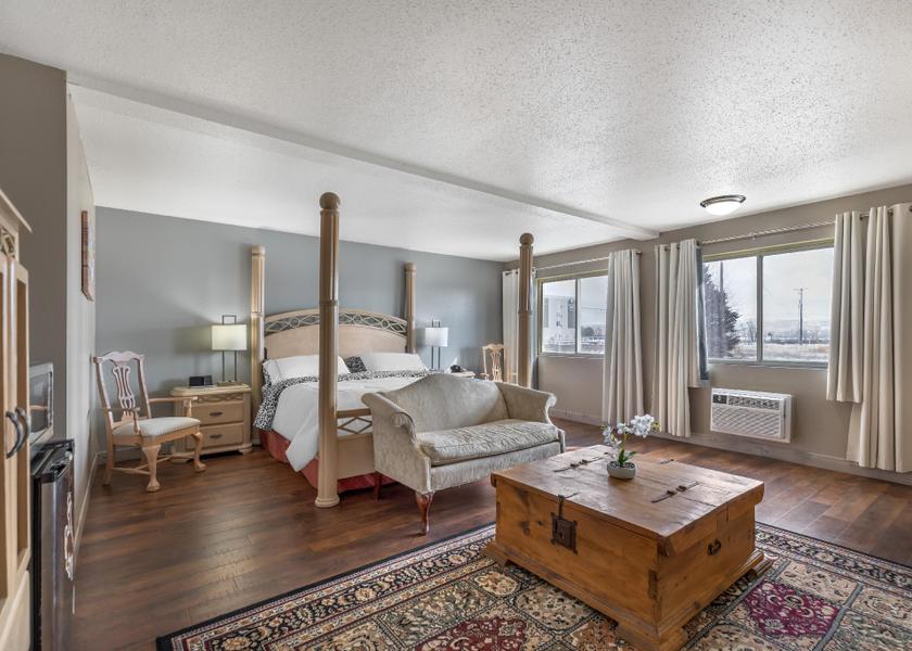 Wyoming Laramie Suite