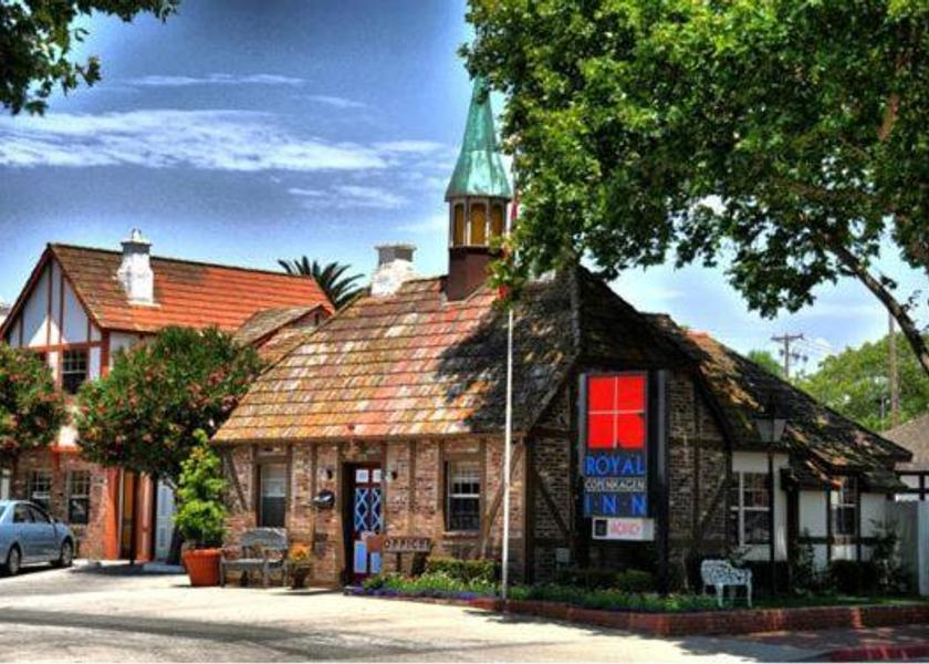 California Solvang entrance