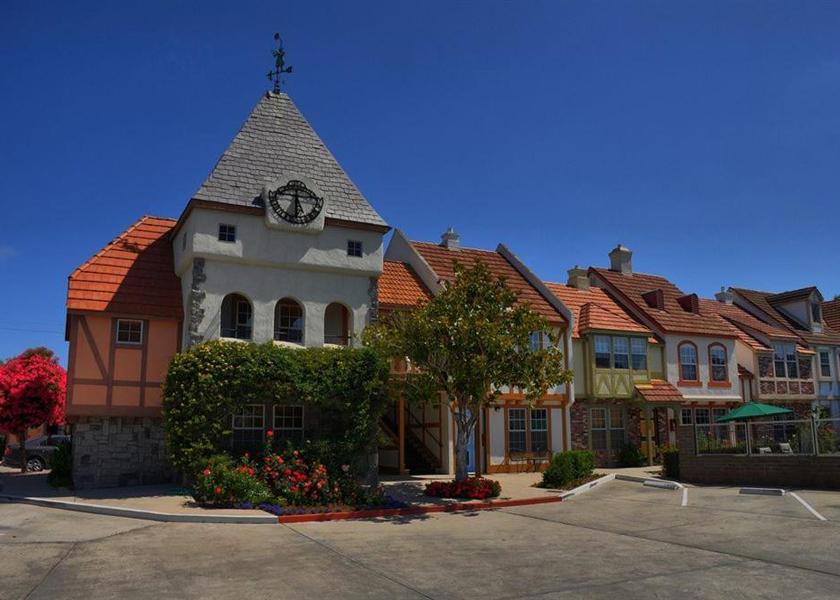 California Solvang surrounding environment