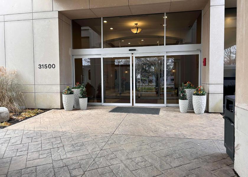 Michigan Romulus exterior view